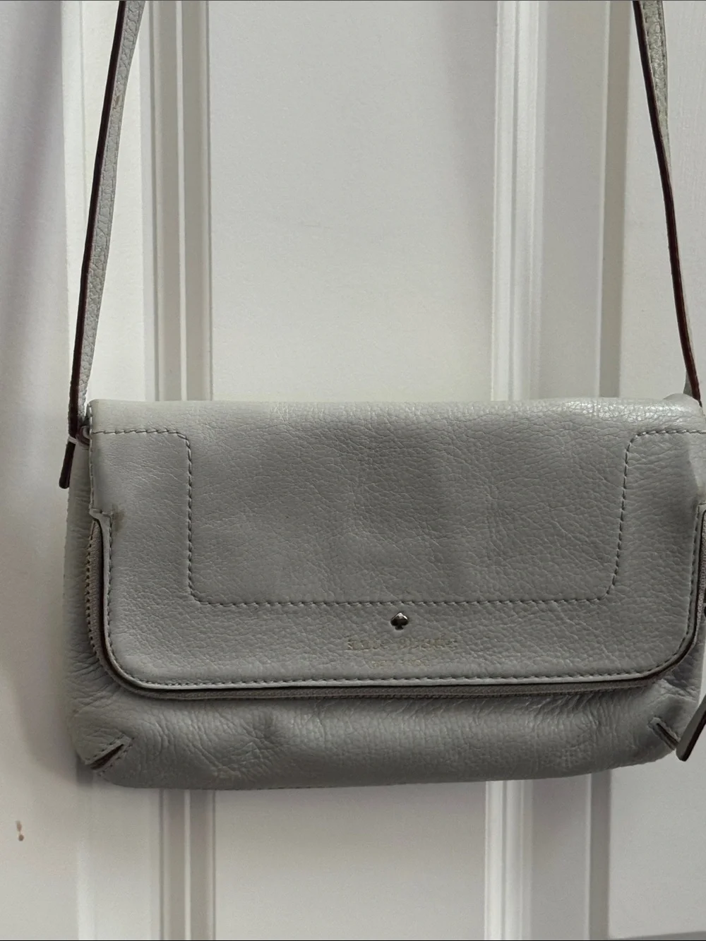 kate spade gray pebbled leather crossbody bag